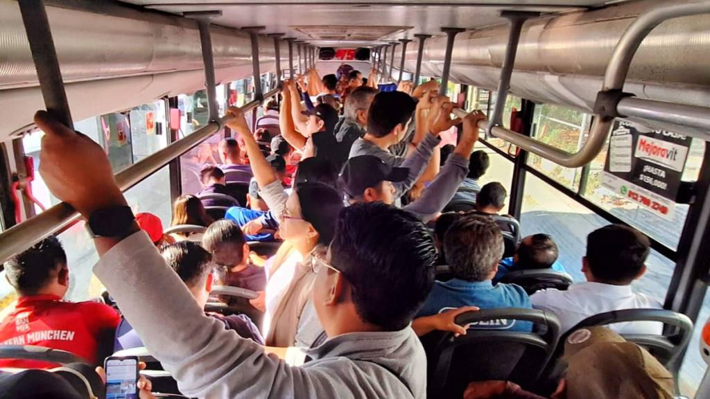 Plantilla 1200px X 675px - 2025-07-18t132510493 | Nl Urbano La Crisis De Movilidad En Nuevo León Obliga a Miles a Pasar Hasta Seis Horas Diarias En Transporte, Pese a Millonaria Inversión Del Gobierno Estatal.