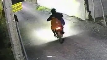 Image | Nl Urbano La Inseguridad En Nuevo León Quedó En Evidencia Tras El Robo De Una Campana De Iglesia En Montemorelos, Ocurrido De Madrugada Y Captado En Video.