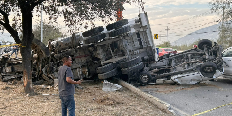 Volcadura-de-tráiler-carretera-monterrey-saltillo-santa-catarina-tráfico | Nl Urbano