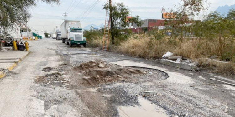 Mega-bache-santa-catarina-vía-a-méxico-protexa-industrial-riesgo-vial-baches-urbanos | Nl Urbano