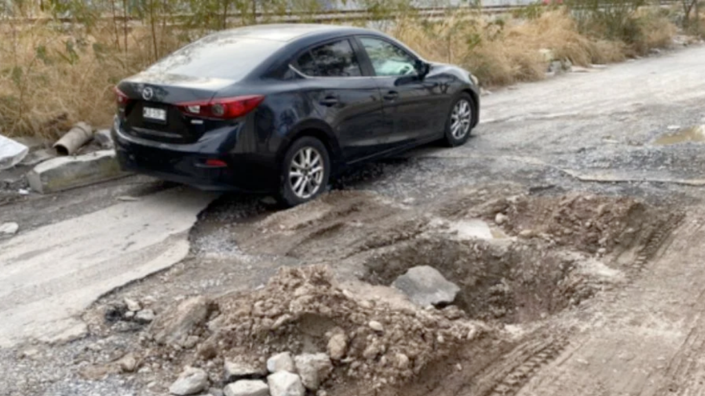 Mega-bache-santa-catarina-vía-a-méxico-protexa-industrial-riesgo-vial-baches-urbanos