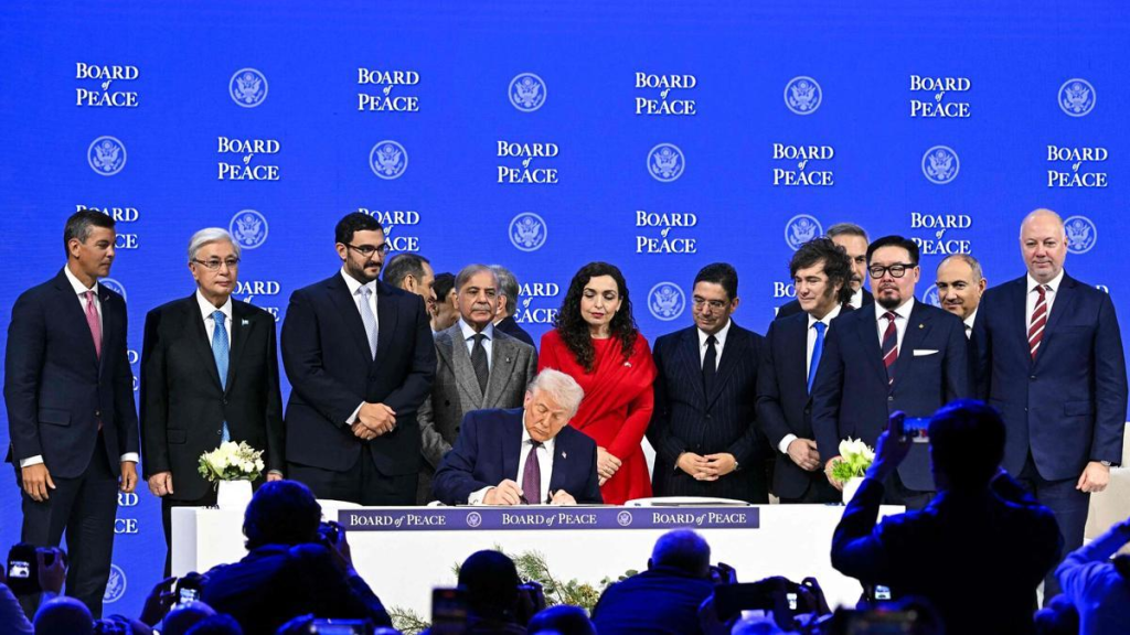 La Junta De Paz De Donald Trump Nace Como Organismo Internacional Para Actuar En Gaza Y Colaborar Con La Onu, Aunque Enfrenta Críticas Y Dudas Globales.