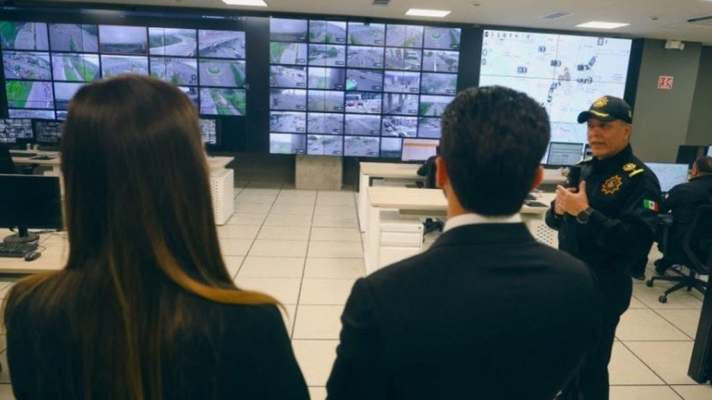 Samuel Y Mariana En La Nueva Sede De Fuerza Civil Incompleta