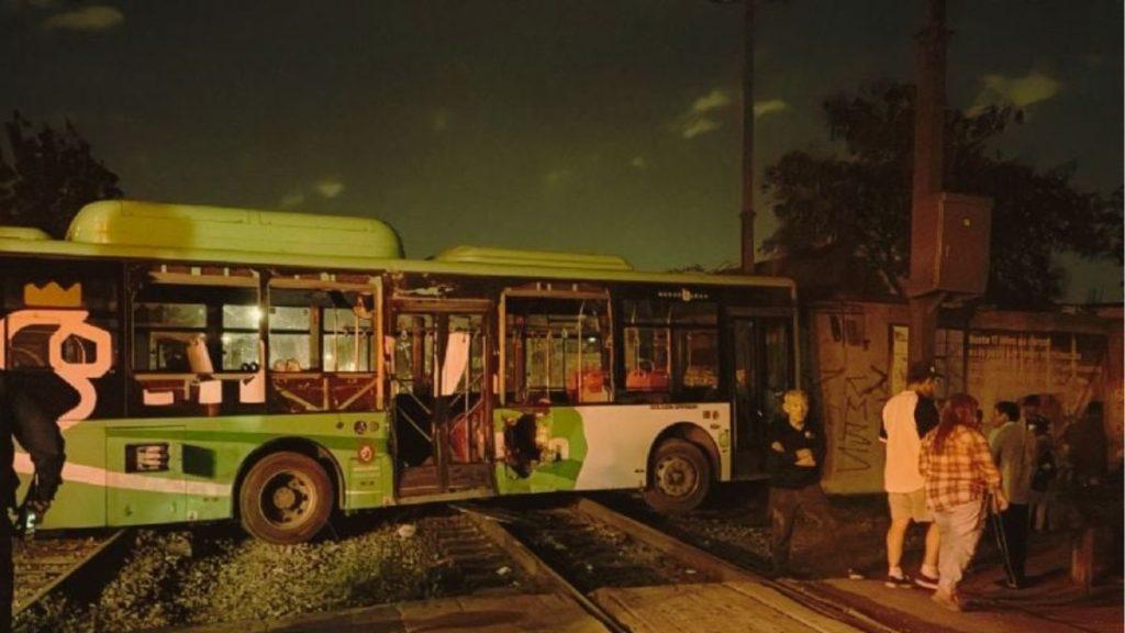 Choque De Tren Contra Camión Verde