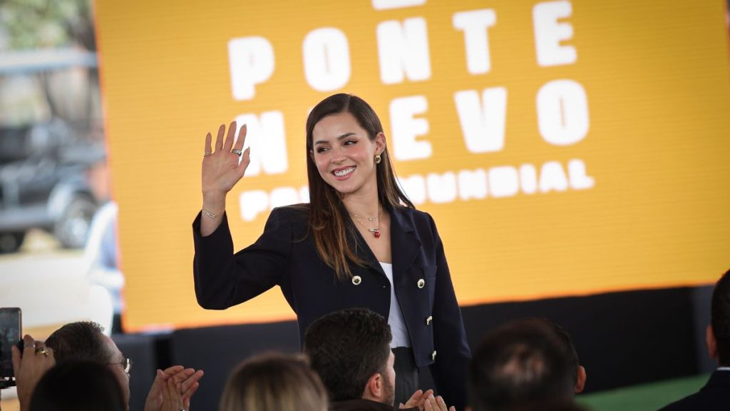Publicidad De Mariana Rodríguez | Nl Urbano