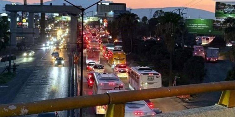 Caos Vial Rumbo Al Aeropuerto | Nl Urbano Caos Vial Rumbo Al Aeropuerto | Nl Urbano