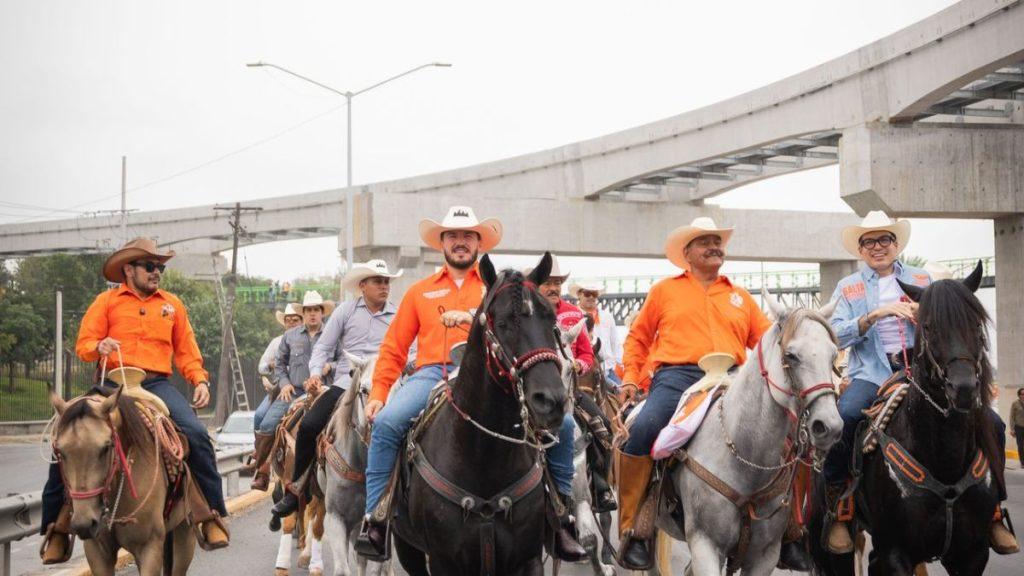 Maltrato Animal En Cabalgata De Samuel García  | Nl Urbano